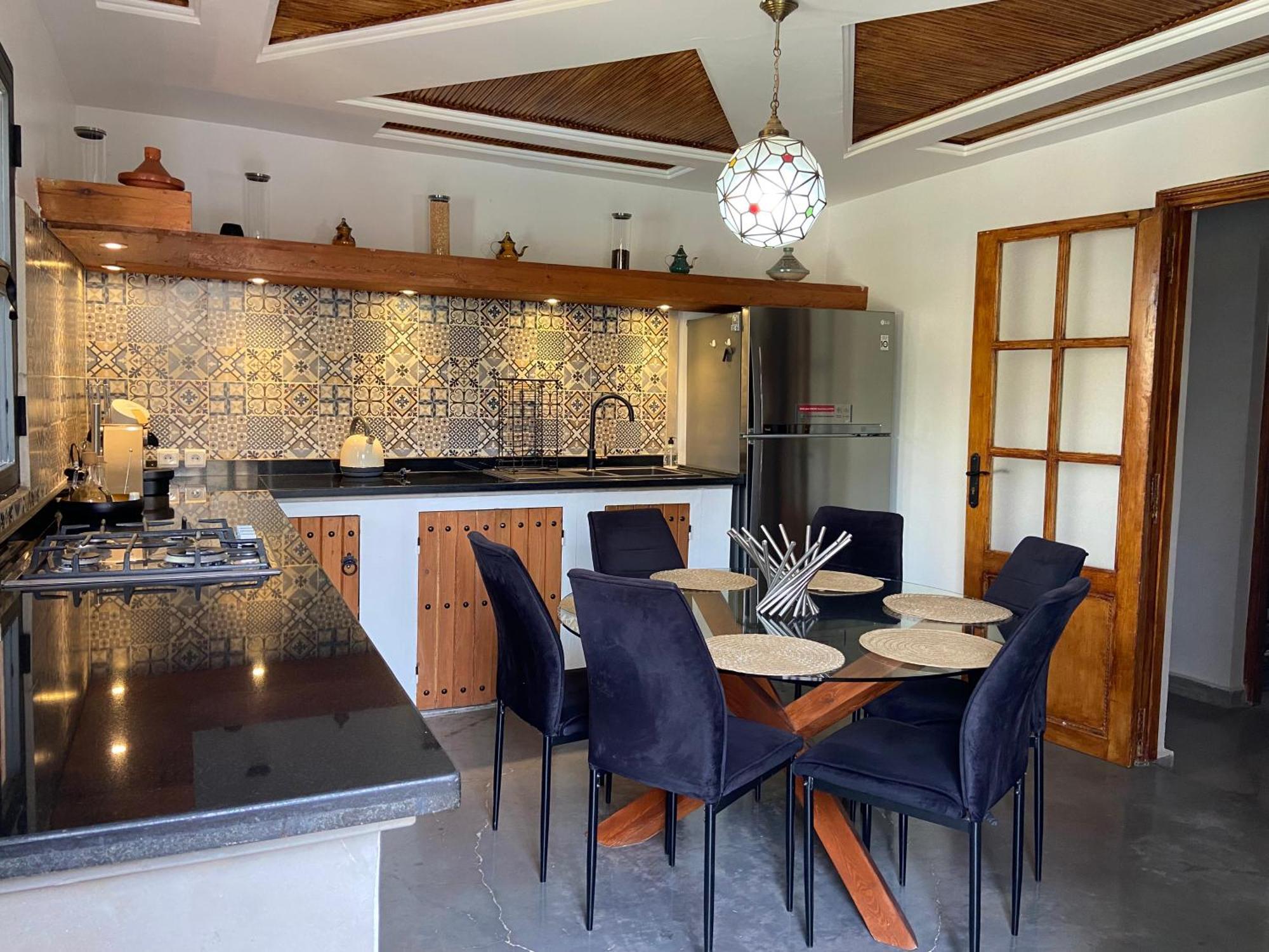 Villa Scil De Luxe, Piscine Chauffee, 3 Suites, Hamam, Jacuzzi Exterieur, Salle De Sport, Service Baby Sitter, Option Gouvernante, Vue Sur L'Atlas, Parkings Prive, Pas De Vis A Vis ! * Marrakesh